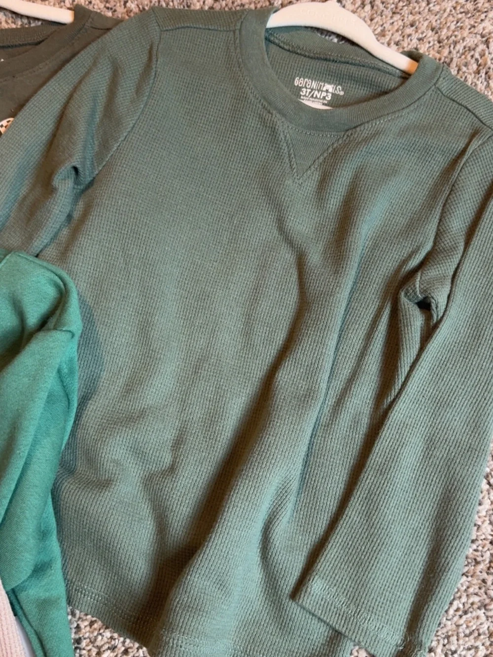 Old Navy Green Graphic Sweatshirt & Green + Tan Pullover Tops